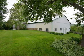 Barn - Country homes for sale and luxury real estate including horse farms and property in the Caledon and King City areas near Toronto